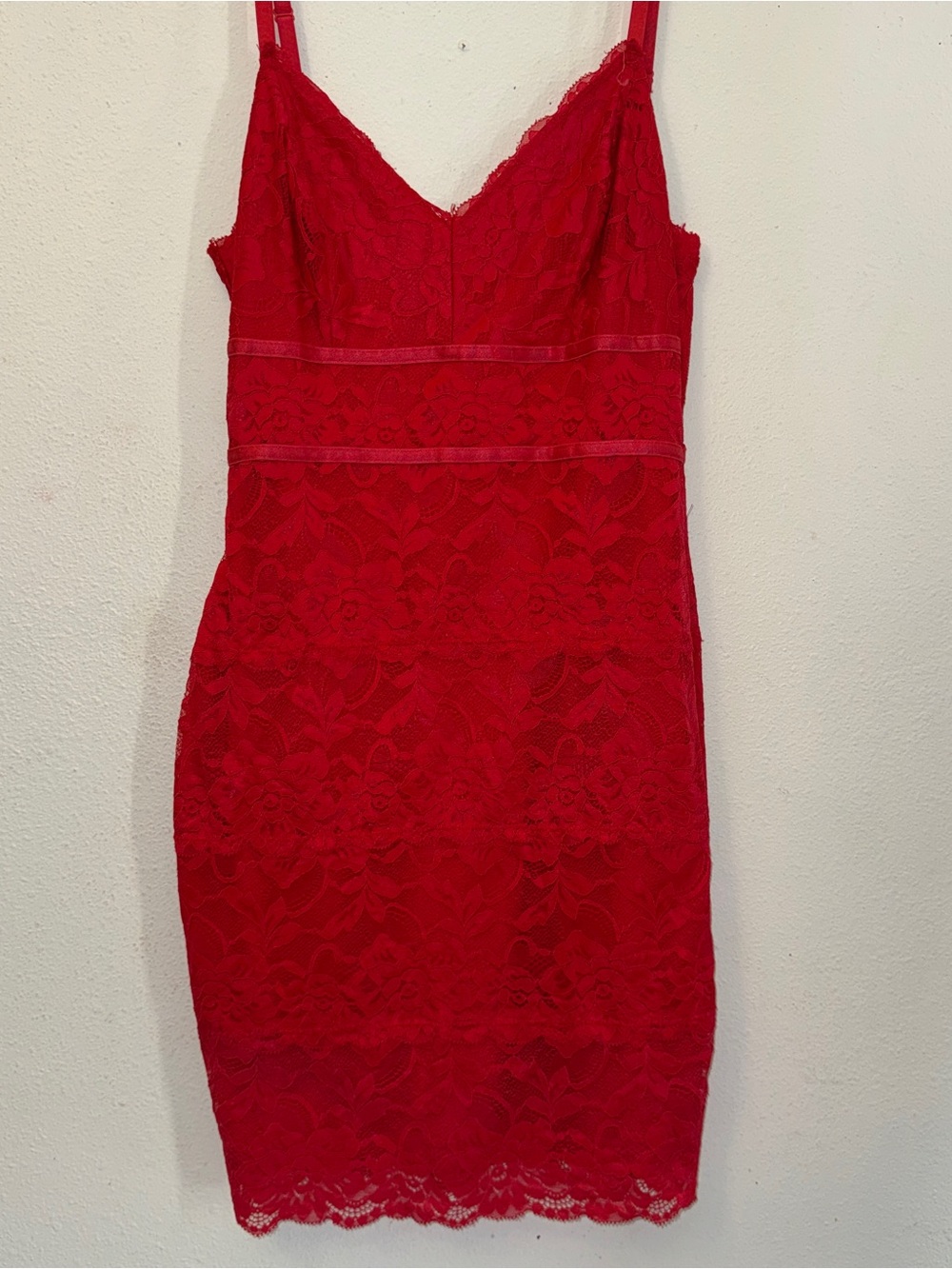 Guess Red Lace Bodycon Chemise with V-Neck and Spaghetti Straps, lingerie, Sz S